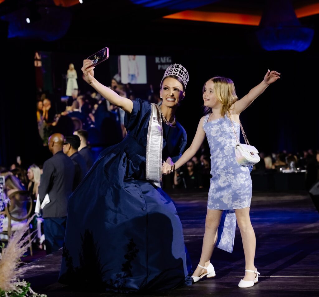 Rhyann Crosby, Reagan Parker (Photo by Lori Wilson Photography)