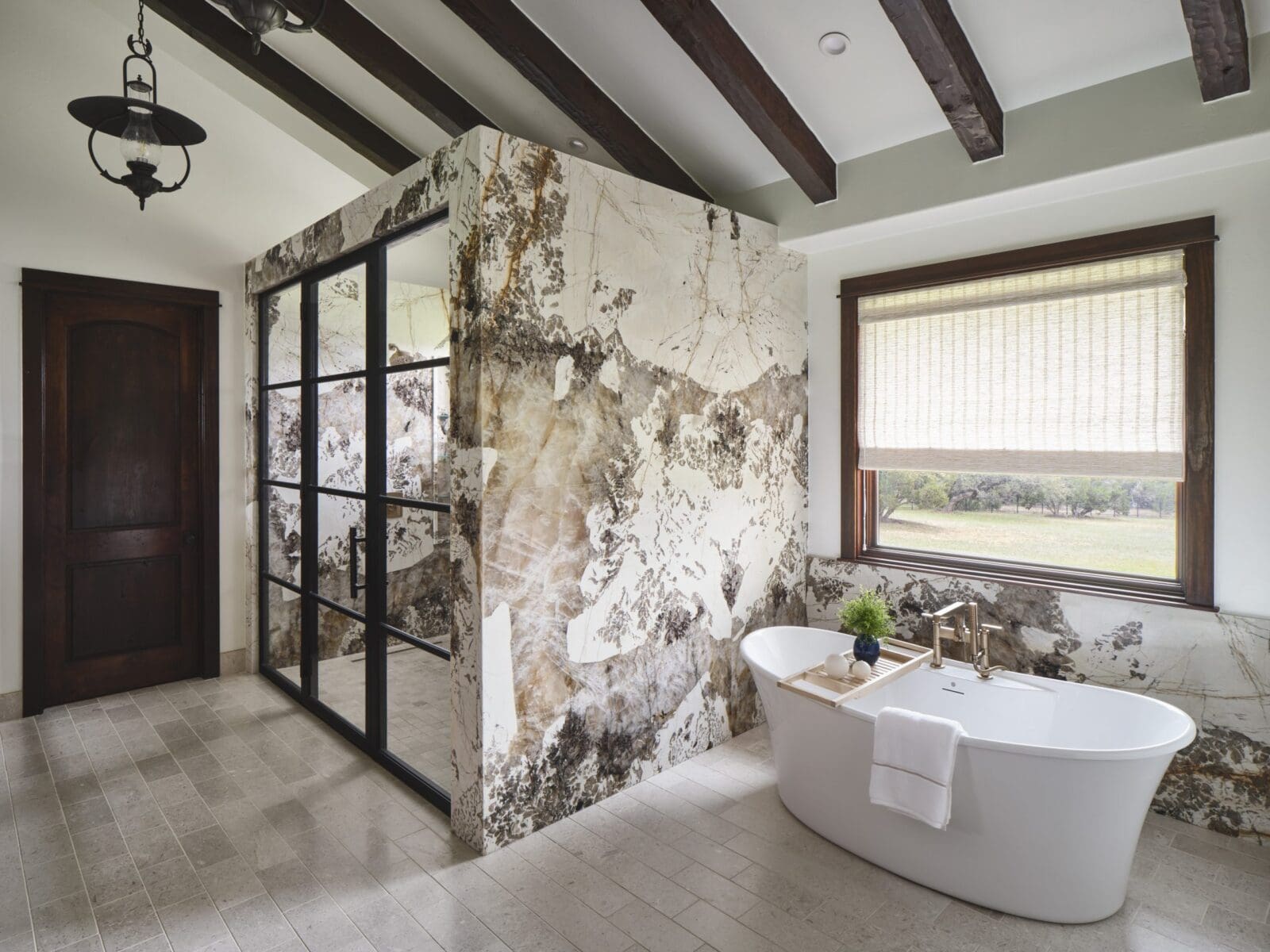 At Stratus Surfaces, clients go from overwhelmed to inspired.