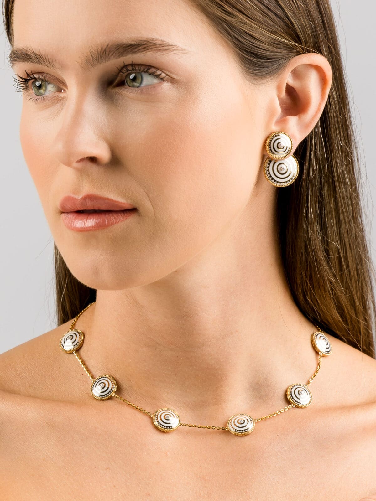 Sneha Merchant's Coeur du Monde Imperial White with black gold embellishment from the Maison Merchant collection (Photo by Hung L. Truong)