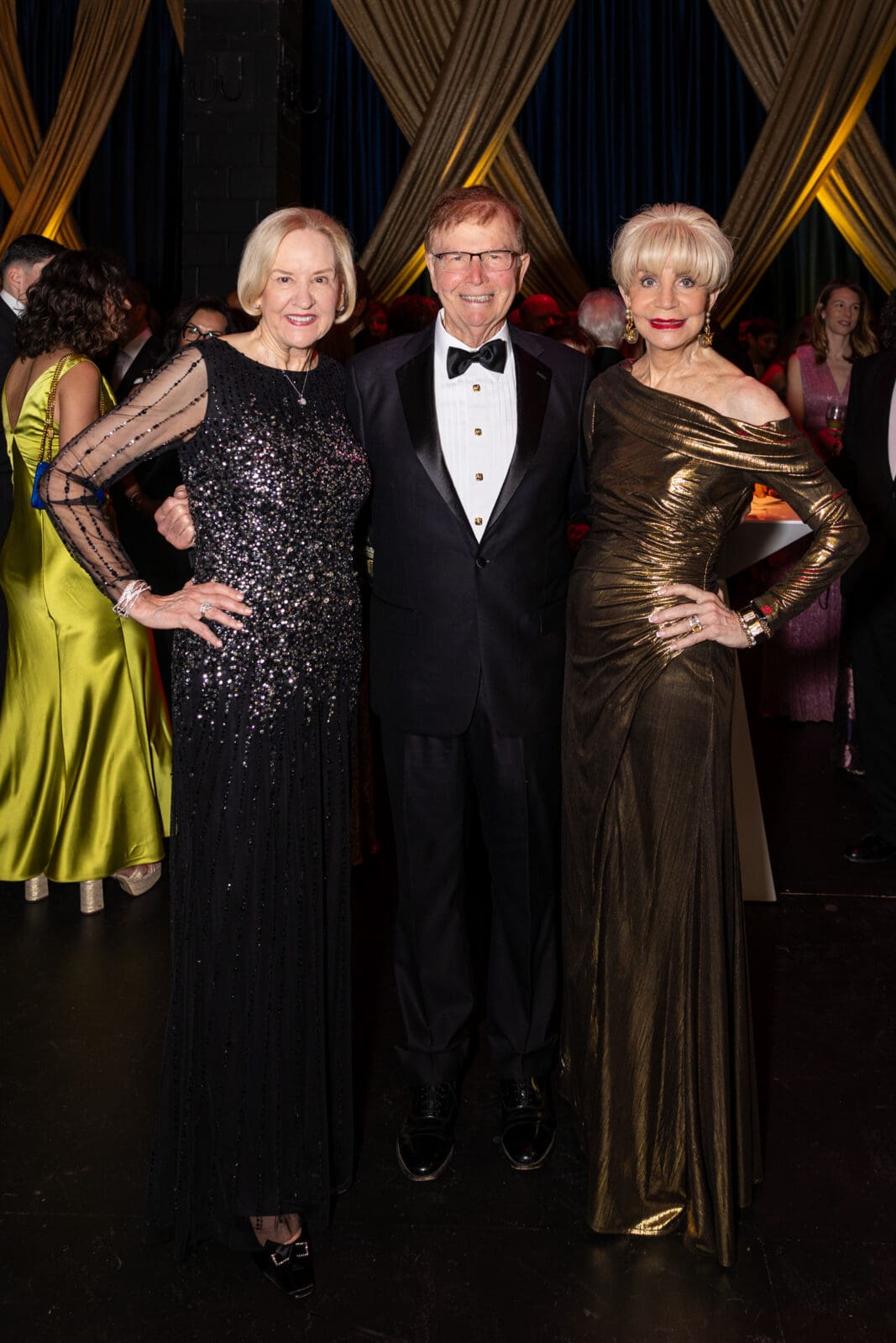 Sue & Rusty Burnett, Leisa Holland-Nelson Bowman at the Hobby Center Gala (Photo by Emily Jaschke)
