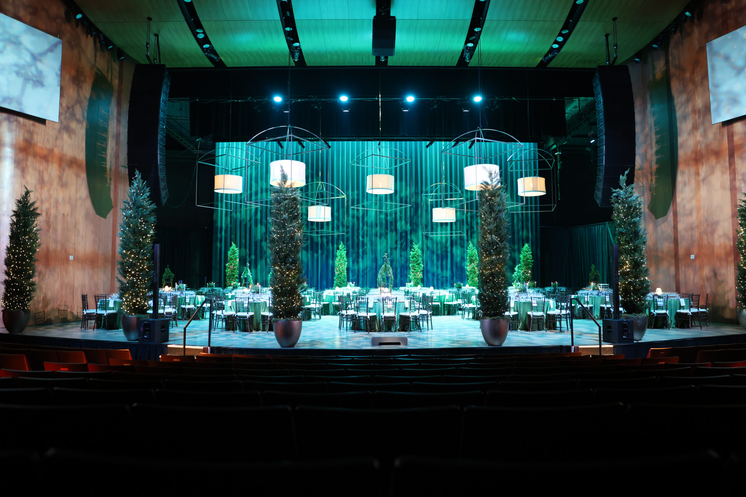 A Glowing Green Night Puts Dream Wines and a Houston Michelin Restaurant In the Symphony Spotlight