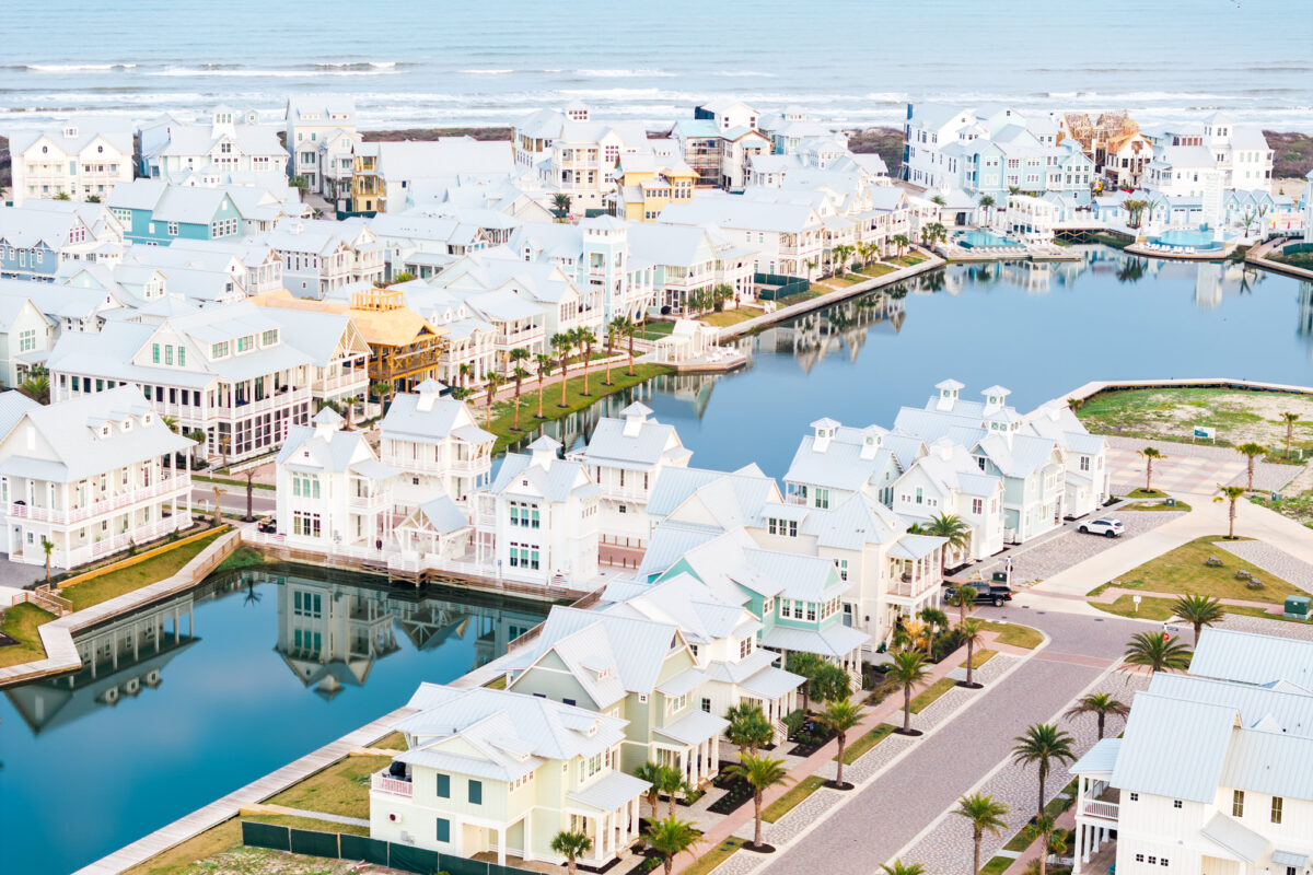 Cinnamon Shore Is a Picturesque, Nostalgic Beach Escape in Port Aransas