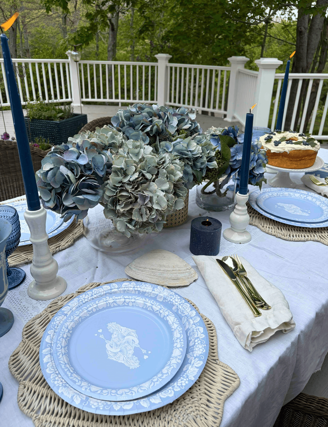 Pavilion Paper plates