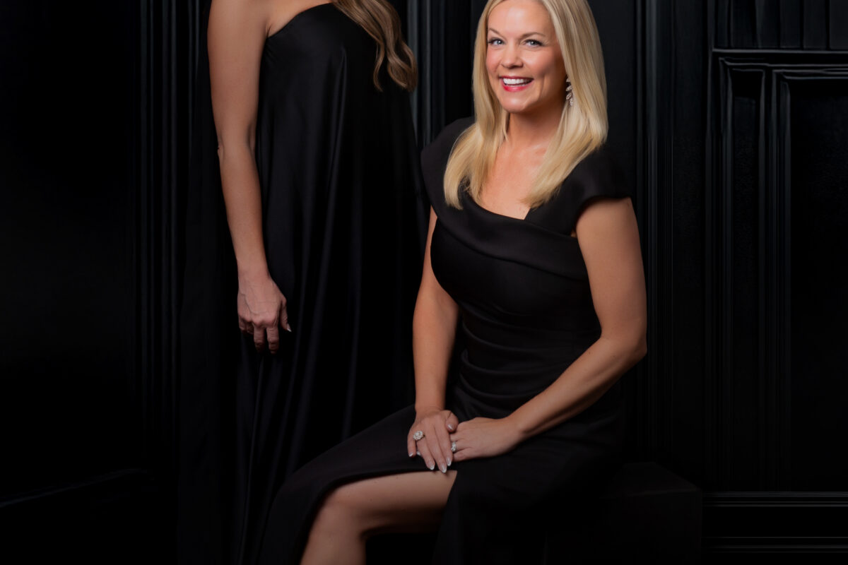The Woodlands' Stylish Community Champions Step Up For Interfaith — Jill Simms and Sondra Lagasse Keep It In the House