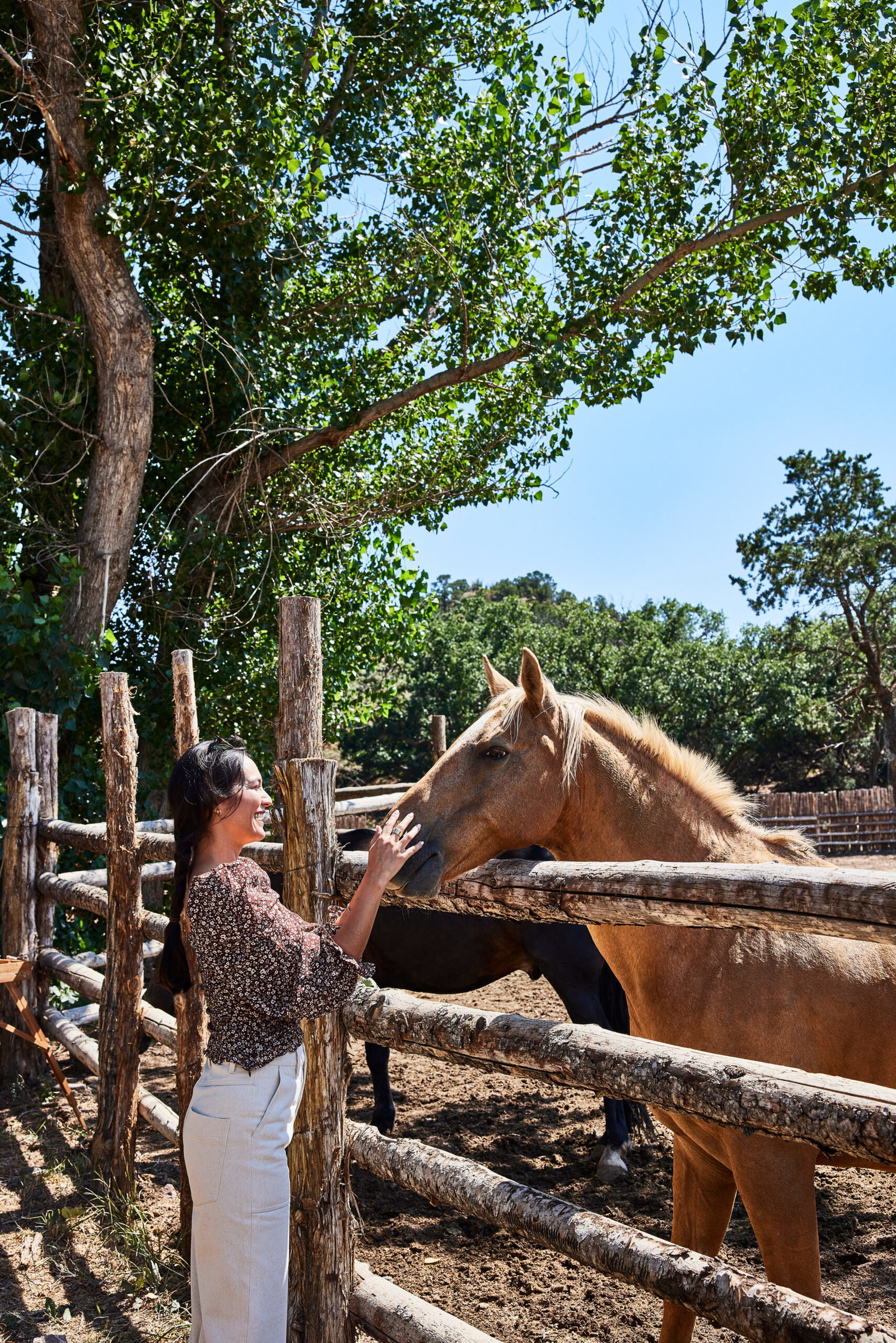 BL_Experiences_Stable-Painting_2023_0A5A7335 (Photo by Auberge Collection)