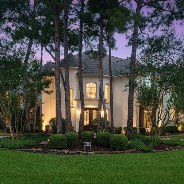 39 N Palmiera Cir