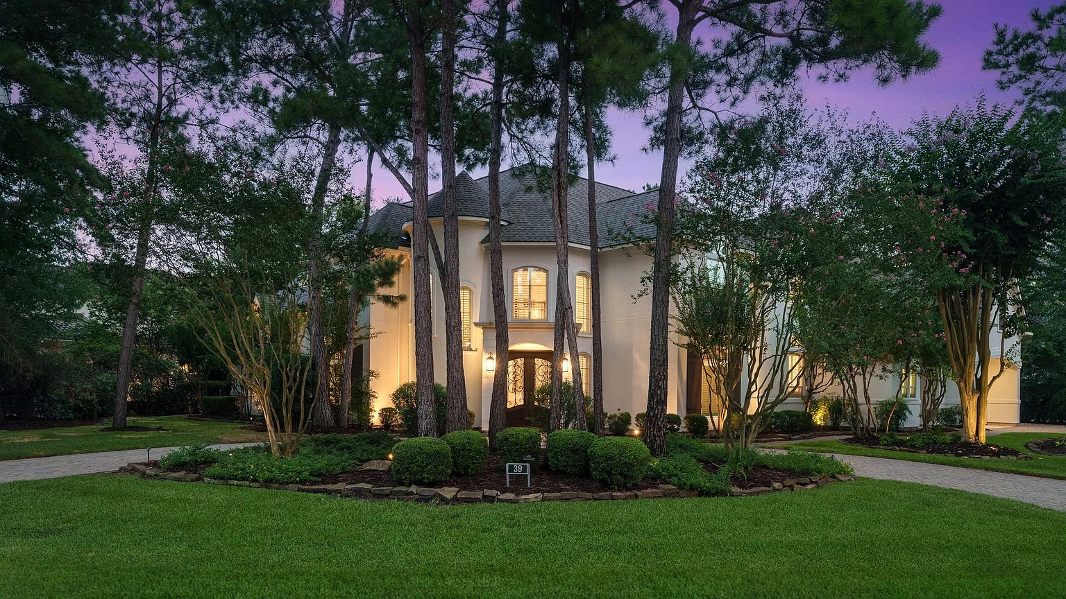 39 N Palmiera Cir