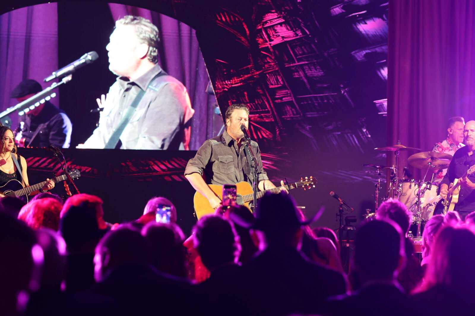 Country music star Blake Shelton performs x at Houston Children's Charity (Photo by Priscilla Dickson)