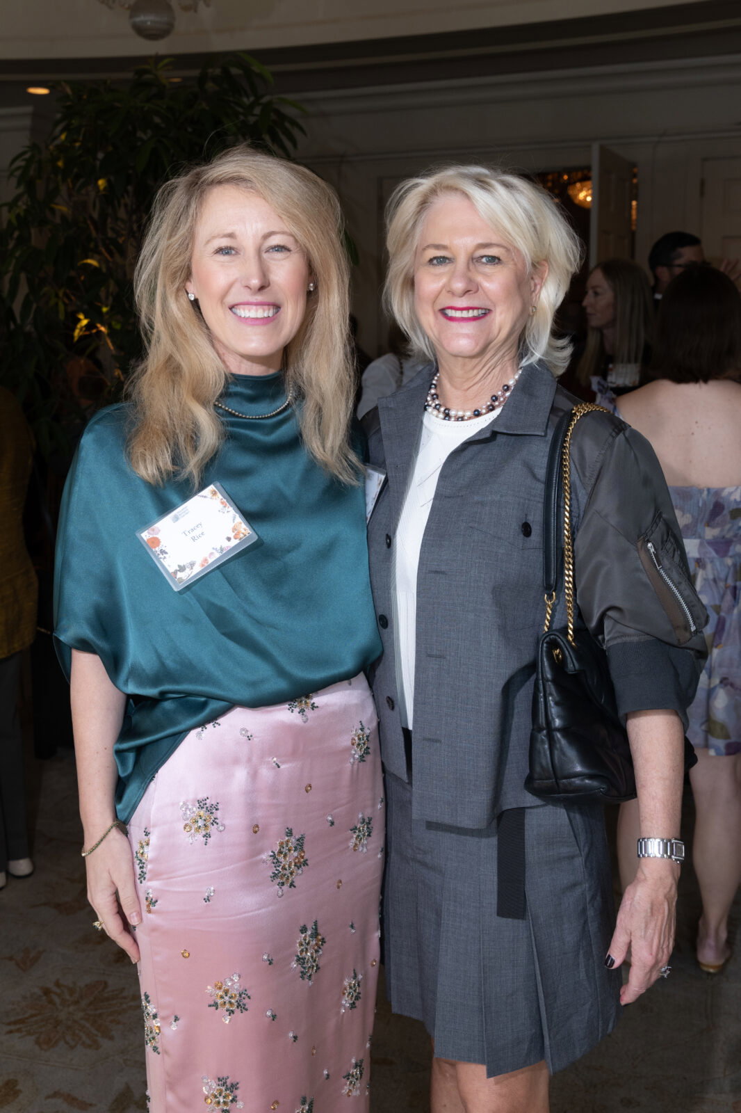 Tracey Rice, Elizabeth Swift at the Houston Botanic Garden annual luncheon (Photo by Daniel Ortiz)